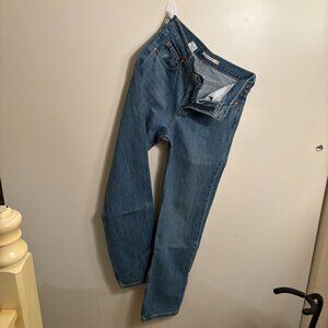 Levis Low Pro Women's Jeans